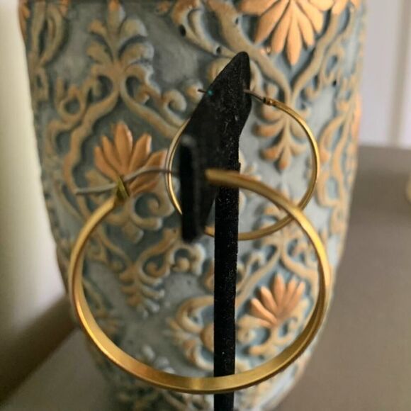 Vintage Pierced Hoop earrings, in Gold plate, Unmarked - Picture 3 of 3